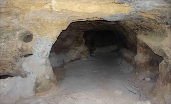 عملیات استحکام بخشی در ورودی غار گلستان نیر انجام می گردد