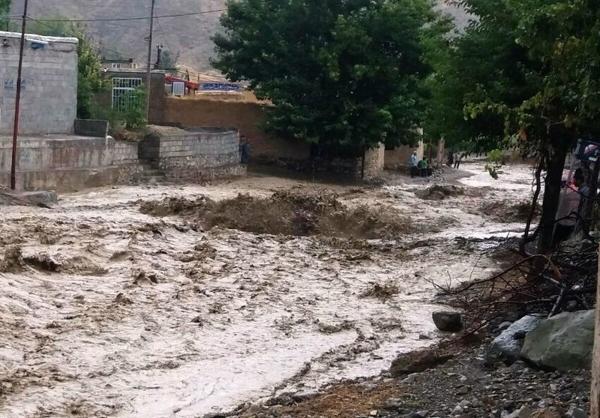 سیل راه ارتباطی 15 روستای مارگون در یاسوج را مسدود کرد