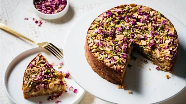 طرز تهیه کیک گل محمدی با گل تازه، خشک و مربا طرز تهیه کیک گل محمدی با گل تازه، خشک و مربا