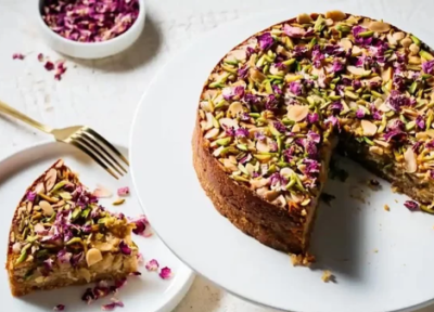 طرز تهیه کیک گل محمدی با گل تازه، خشک و مربا